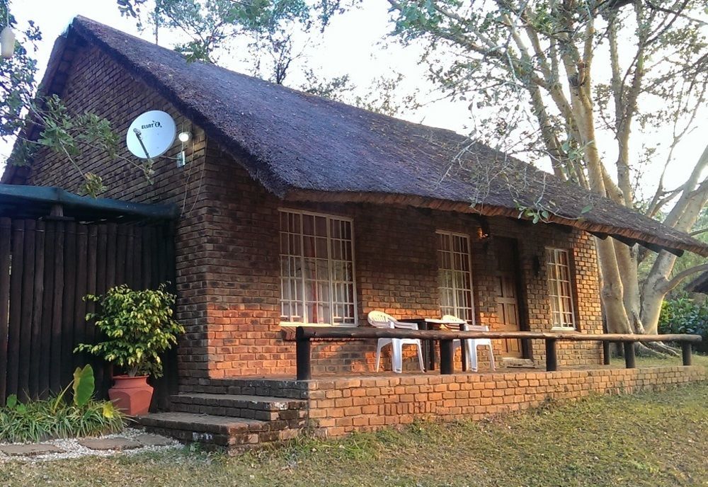Kwambali Riverside Lodge Hazyview Esterno foto