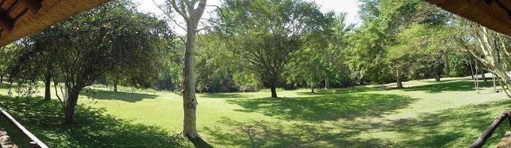 Kwambali Riverside Lodge Hazyview Esterno foto